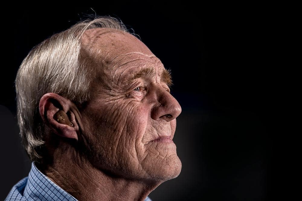 Når hørelsen svigter: sådan får du trygt hjælp i Nordjylland
